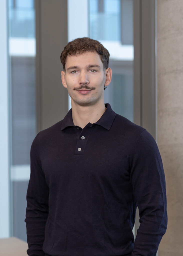 Portraitfoto von Cedric Trumpke.